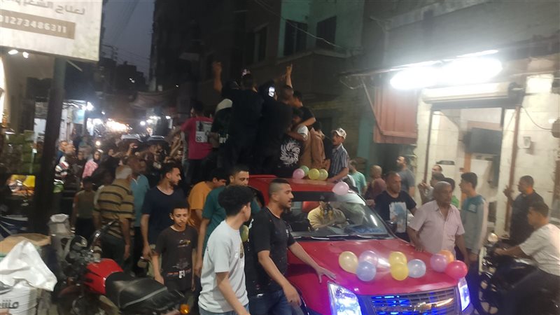 جنازة بالورود والبلالين