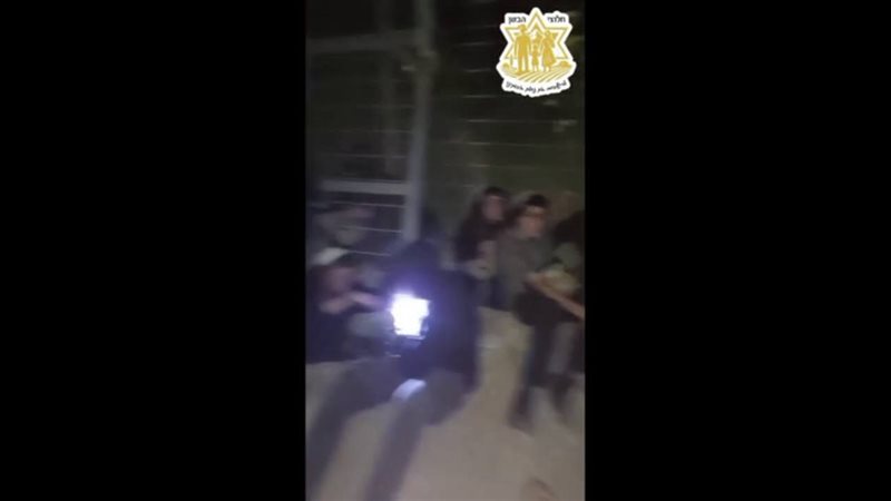 ربط مستوطنون أنفسهم