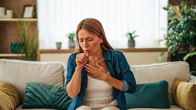 لماذا لا يختفي السعال؟ احتمال إصابة البالغين بالسعال الديكي
