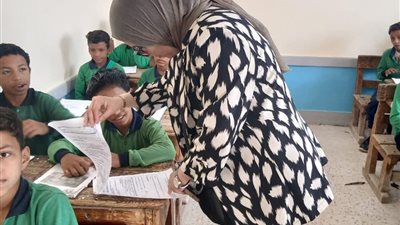 جولات مفاجئة لمتابعة انتظام امتحانات النقل بمدارس السويس