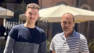 بسام راضي يكرم مواطنًا مصريًا وابنه بعد القبض على منفذ هجوم مودينا بإيطاليا