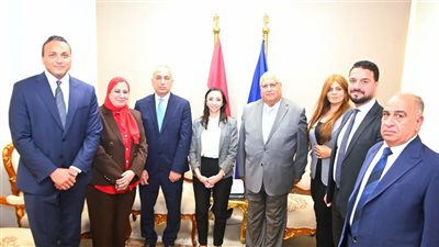 محافظ البحيرة تبحث مع رئيس البنك الزراعي دعم المزارعين وتطوير النقل الجماعي