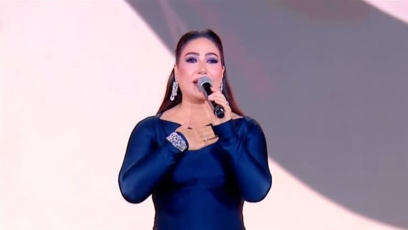 الفنانة بوسي
