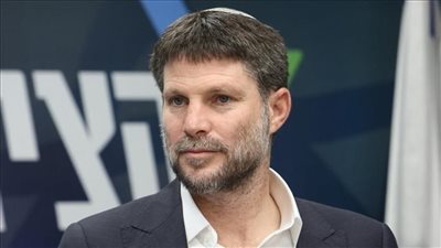 بعد أنباء عن مذكرة توقيف دولية.. سموتريتش يهدد بإخلاء الخان الأحمر