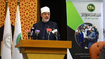 المفتي: الفتاوى الشاذة والمتشددة بشأن المرأة تهدد استقرار الأسرة والمجتمع