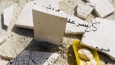 مستوطنون يخربون شواهد قبور في مقبرة فلسطينية شرق بيت لحم
