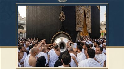 الحجر الأسود.. الأزهر يوضح لماذا قبله النبي وسبب لونه الذي تغير