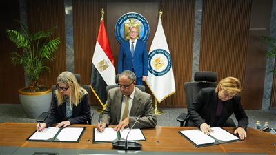 وزيرالبترول يشهد توقيع اتفاقية جديدة للتوسع في البحث والإنتاج بالصحراء الغربية