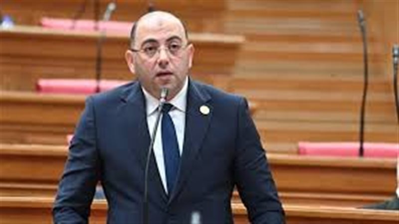  أحمد العطيفي 