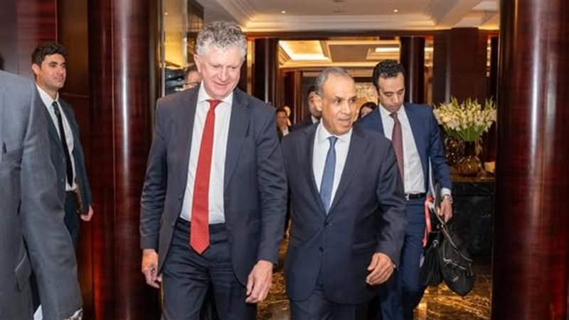 وزير الخارجية ومستشار