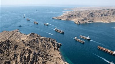 الاتحاد الأوروبي يفرض عقوبات على أشخاص وكيانات متورطة في إغلاق مضيق هرمز