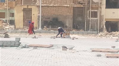 حملات مكثفة للنظافة بحي عتاقة لرفع المخلفات وتحسين المظهر الحضاري