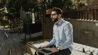     ما علاقة احتباس البول بمشاكل البروستاتا؟ تفاصيل طبية مهمة