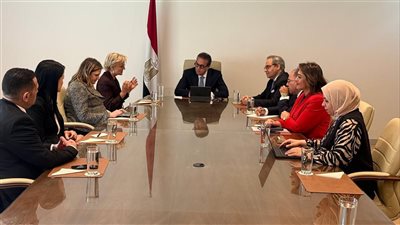 وزير الصحة يبحث مع شركات أدوية تعزيز صحة القلب في مصر