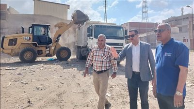 نائب محافظ بورسعيد يتفقد أعمال إزالة الرتش بمنطقة بروتكس بالضواحي