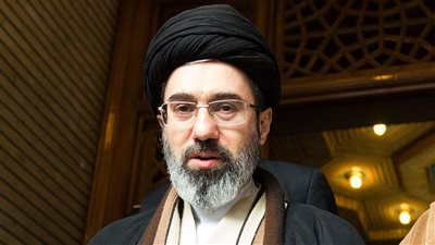 مستشار المرشد الإيراني: إدارة مضيق هرمز حق لطهران لضمان أمنها القومي