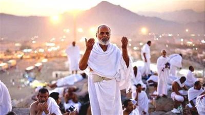 رحلة العمر بين المشقة والروحانية ما أسباب الإرهاق الشديد للحجاج؟   