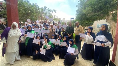 مديرية تعليم السويس تسلم شهادات البرمجة والذكاء الاصطناعي للمتميزين