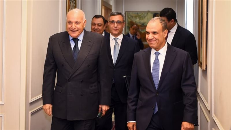 وزير الخارجية ووزير