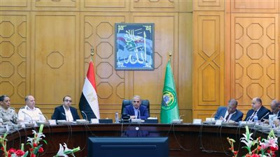  محافظ الإسماعيلية يوجه كافة الأجهزة الرقابية بالمحافظة بمتابعة لحظية للأسواق 