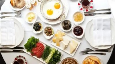 لشيخوخة صحية.. أطعمة أساسية على مائدة الإفطار.. إليكِ التفاصيل 