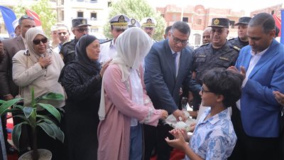 بحضور والدته وأفراد أسرته.. محافظ قنا يفتتح مسجد الشهيد المقدم أحمد عبد الفتاح