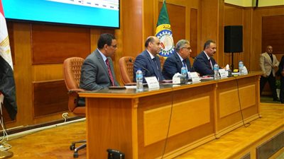 وزير العمل يختتم زيارته للدقهلية بلقاء مستثمري جمصة ويبحث دعم الإنتاج
