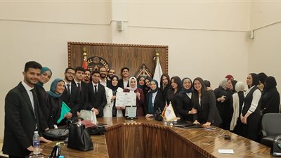 مجلس الشباب المصري يشارك في مناقشات مشروعات تخرج تجارة بنها