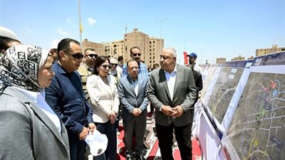 بتكلفة 8.95 مليار جنيه.. رئيس الوزراء يتفقد محور عمرو بن العاص