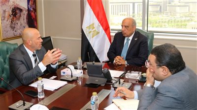 وزير الكهرباء يتابع آليات توفير الطاقة اللازمة لإقامة مشروع عالمى للبيانات