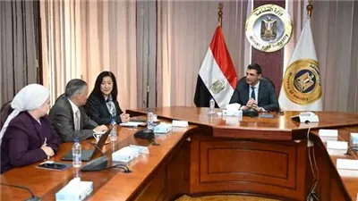 وزير الصناعة يبحث مع الأمم المتحدة الإنمائي تعزيز التحول الأخضر بمصر