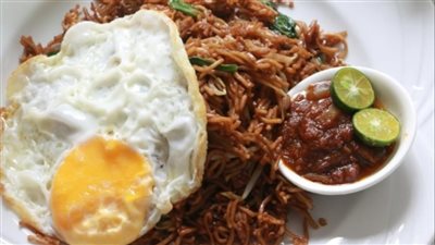 بلاليط الشعيرية الحلوة مع البيض لفطور صحي تقليدي              