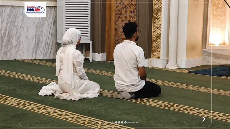 صورة للعروسين داخل