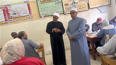 رئيس قطاع المعاهد الأزهرية يتابع أعمال تصحيح الشهادتين الابتدائية والإعدادية