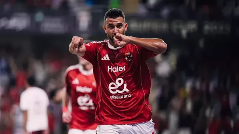 تريزيجيه نجم الأهلي