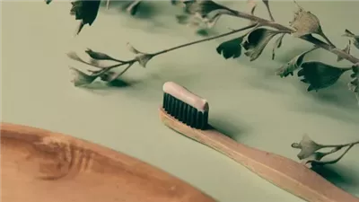 كم مرة يجب عليك تغيير فرشاة أسنانك وما مدى أهمية ذلك؟