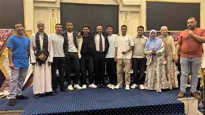ليلة وفاء ورد الجميل.. شجيع عبدالفضيل يكرم طلابه القدامى والحاليين بنجع حمادي