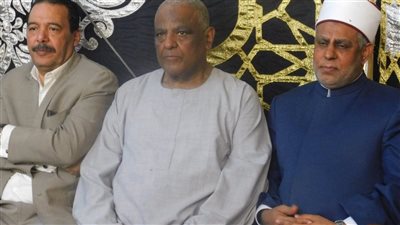 وفد الأزهر يقدم واجب العزاء للدكتور عباس شومان في وفاة ابن عمه