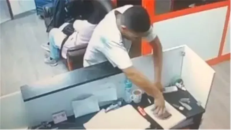 جانب من الفيديو 