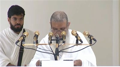 خطيب عرفة: لا شعارات سياسية أو نداءات حزبية في الحج         