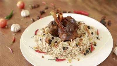 الأوزي بلحم الغنم لغداء عيد الأضحى بمكونات سهلة وبسيطة