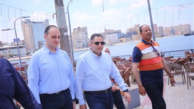 محافظ دمياط يتابع جاهزية حديقة بنت الشاطئ وكوبري دمياط التاريخي للعيد