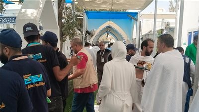 استقرار مخيمات الحج السياحي بعرفات وحل فوري لأعطال الكهرباء بسبب الحرارة 