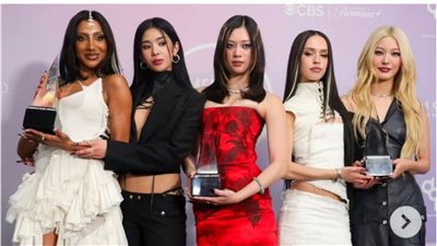 أجمل إطلالات النجمات بحفل AMAs 2026 بين الكلاسيكية الراقية والأزياء العصرية
