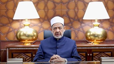شيخ الأزهر يعزي السفيرالسعودي بالقاهرة في وفاة والده ويدعو له بالرحمة والمغفرة