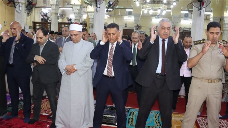 محافظ القليوبية يؤدي