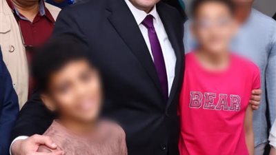 محافظ دمياط يشارك أبناء دور الضيافة بكفر البطيخ فرحة عيد الأضحى