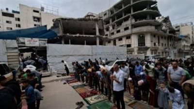 فلسطينيو غزة يؤدون صلاة عيد الأضحى فوق أنقاض المساجد وسط ظروف إنسانية قاسية