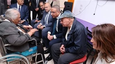 محافظ الجيزة يهنئ نزلاء دار تكريم هدية بركات بعيد الأضحى المبارك