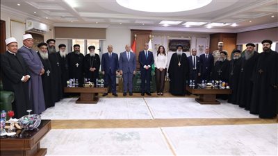 محافظ الجيزة يتلقى تهنئة وفود الكنائس بمناسبة عيد الأضحى المبارك